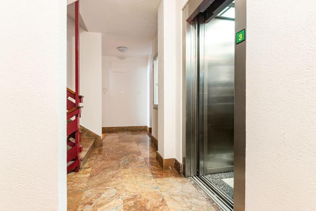 Terraza Playa Y Calle Peatonal Ess03377 San Sebastian Ngoại thất bức ảnh